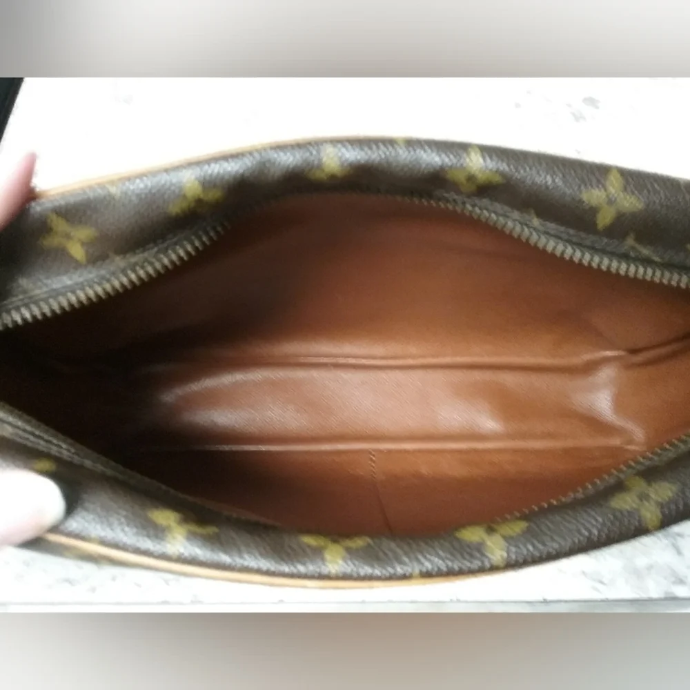Authentic Louis Vuitton Monogram Compiegne 28 Clutch/ Tolietry Bag